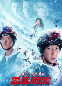 美女把尿口扒开给男生舔